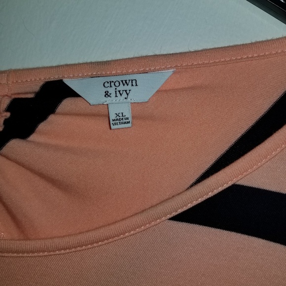 Crown and Ivy long sleeve dress - Picture 4 of 4